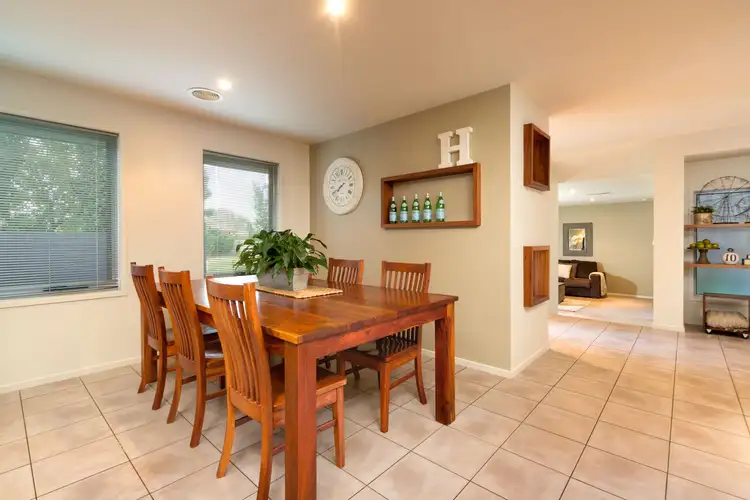 Fifth view of Homely house listing, 4 Pitcher Place, Wodonga VIC 3690