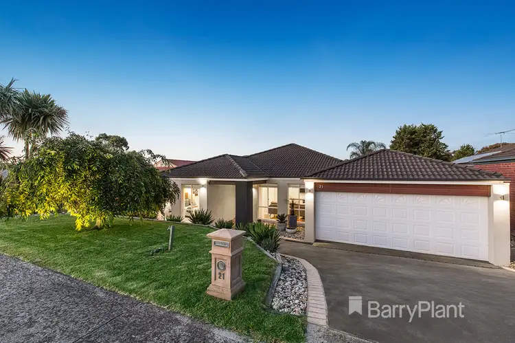 21 Freshfield Avenue, Mooroolbark VIC 3138