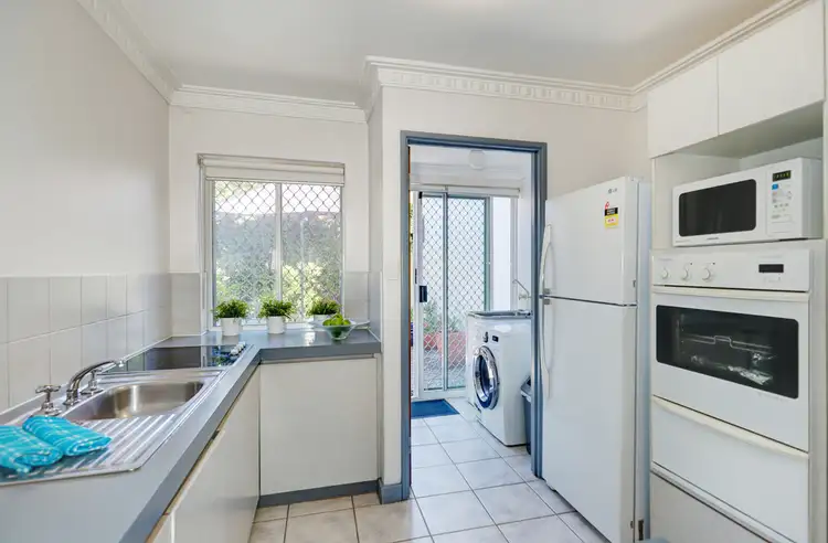 Fifth view of Homely villa listing, 4/41 Scarborough Beach Road, Scarborough WA 6019