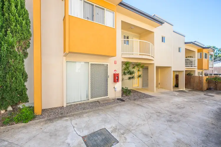 2/36 Silvyn Street, Redcliffe QLD 4020