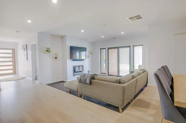 Fifth view of Homely house listing, 4 Leonard Crt, Echuca VIC 3564