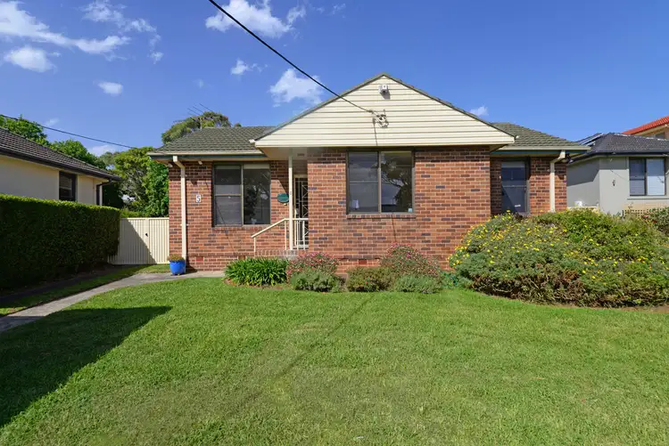 Second view of Homely house listing, 5 Hastings Avenue, Chifley NSW 2036