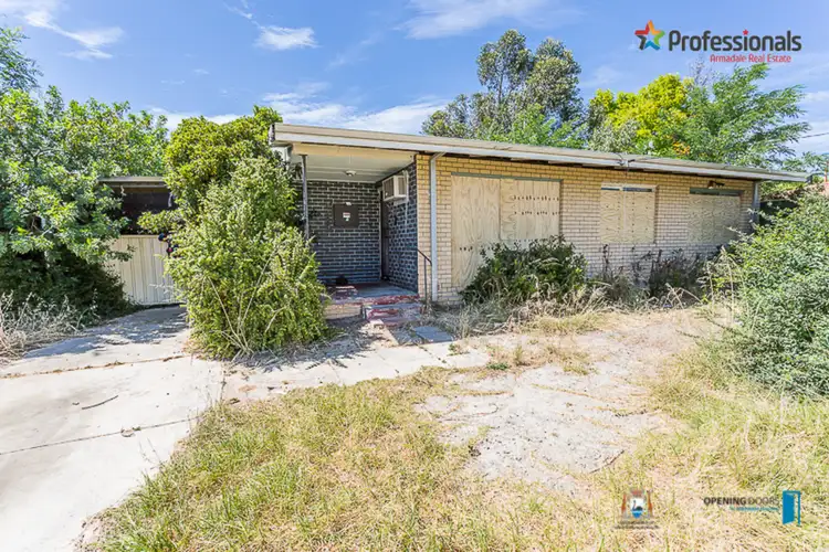 6 Cabarita Rd, Armadale WA 6112