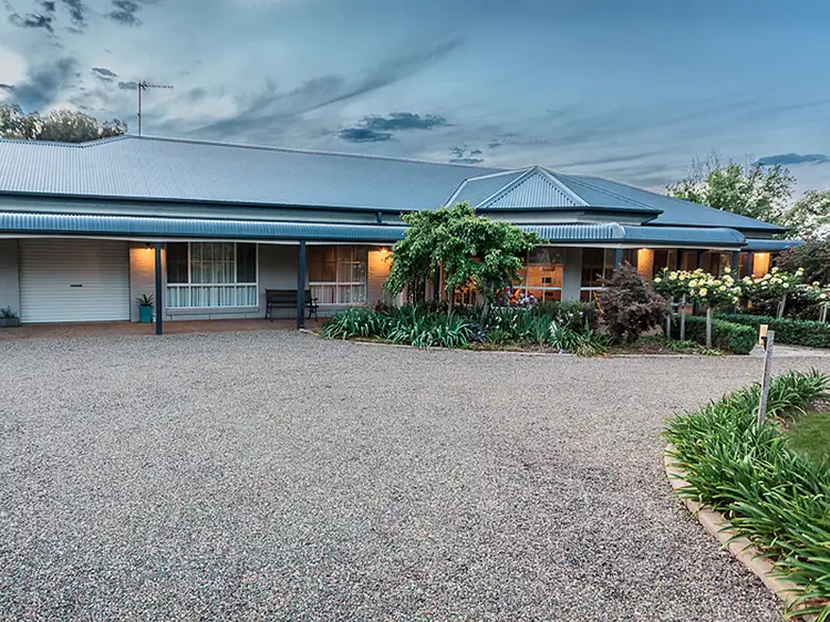 93 Back Creek Road, Young NSW 2594