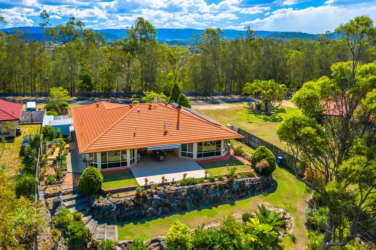 19 Highvale Drive, Helensvale QLD 4212