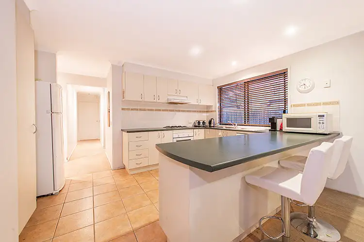 25 Taplan Crescent, Cranbourne West VIC 3977