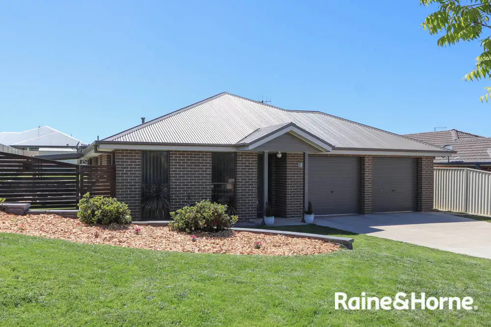 Main view of Homely house listing, 18 Sundown Drive, Kelso NSW 2795