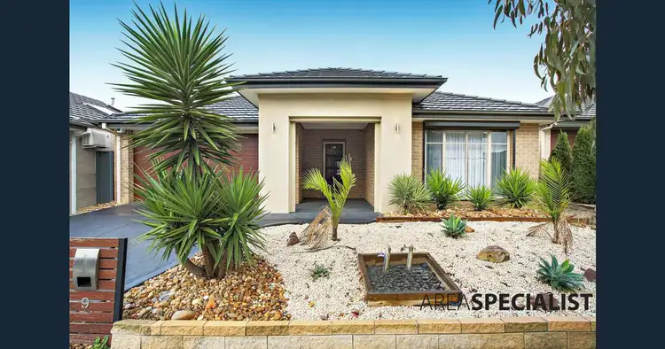 9 TARADALE STREET, Cranbourne North VIC 3977