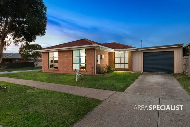 33 Lauren Drive, Hampton Park VIC 3976