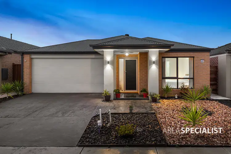 5 Lucknow Street, Cranbourne West VIC 3977