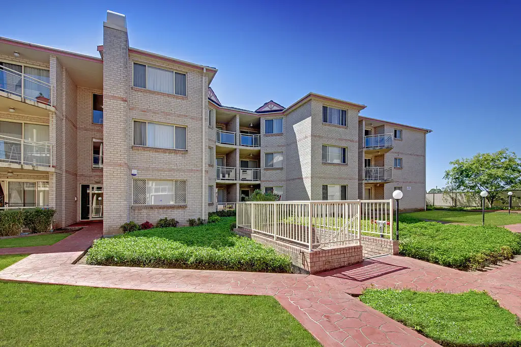 Main view of Homely unit listing, 20/1 Hillview Street, Roselands NSW 2196