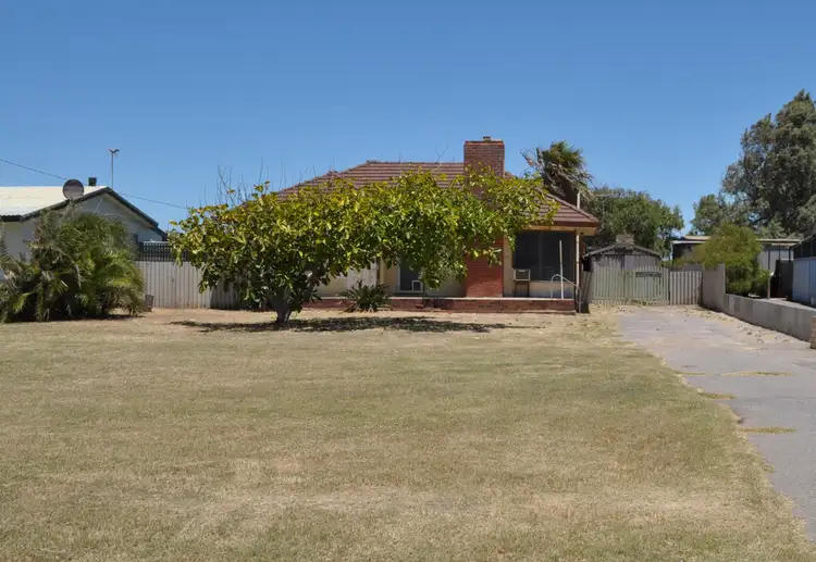 42 Crowther Street, Beachlands WA 6530