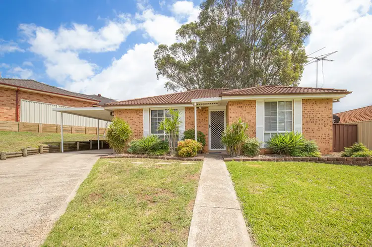 61 Donalbain Circuit, Rosemeadow NSW 2560