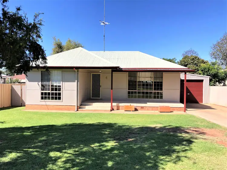 4 Walter Bull Crescent, Griffith NSW 2680