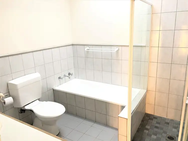 Seventh view of Homely house listing, 4 Walter Bull Crescent, Griffith NSW 2680