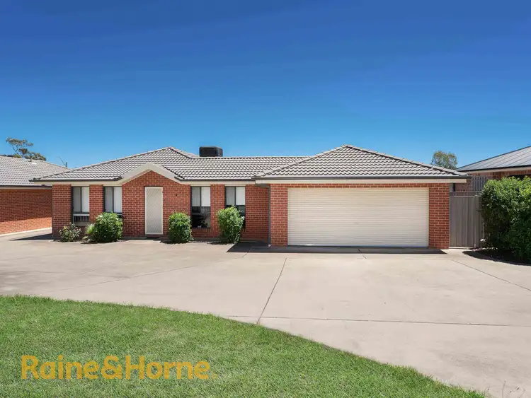 2/50 Paldi Crescent, Glenfield Park NSW 2650