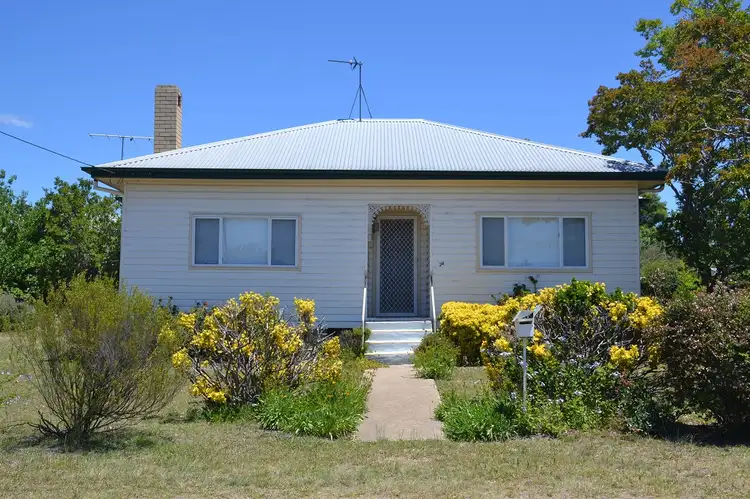 24 Gilchrist Street, Inverell NSW 2360
