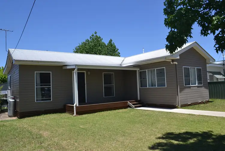 2 Chisholm Street, Inverell NSW 2360