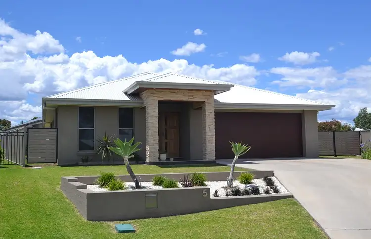 5 Box Tree Place, Inverell NSW 2360