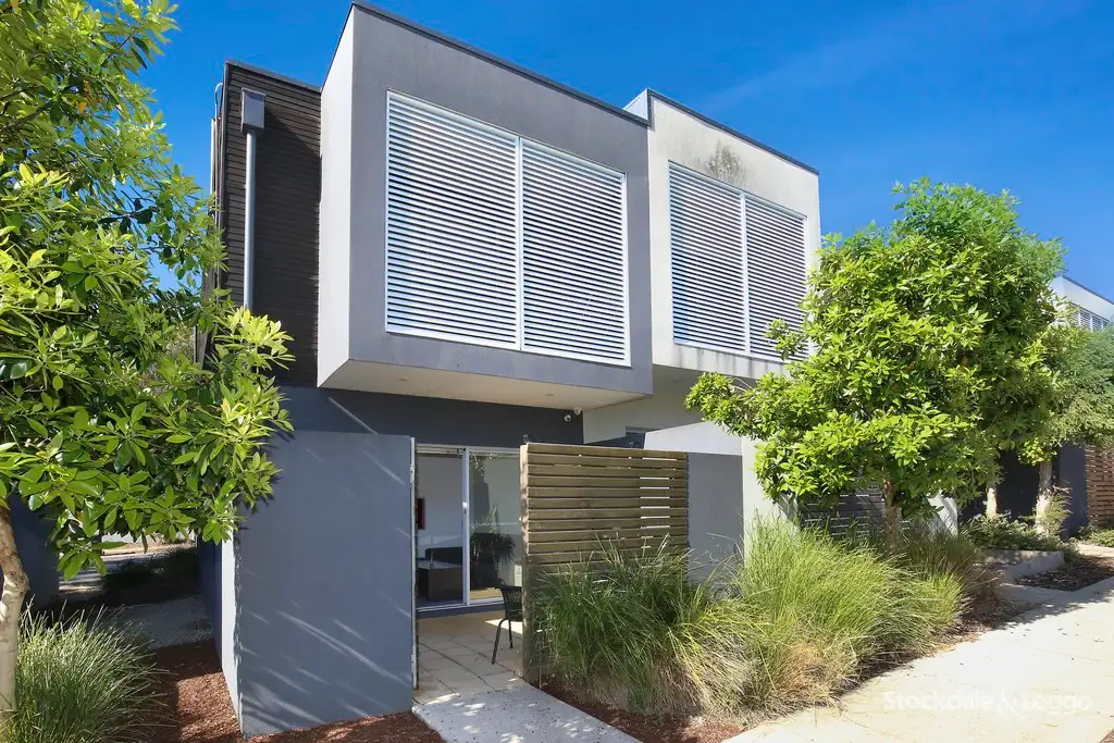 Main view of Homely townhouse listing, 31 Waxflower Crescent, Bundoora VIC 3083