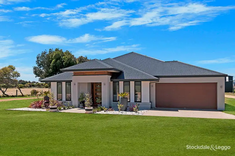 245 Princes Hwy, Port Fairy VIC 3284