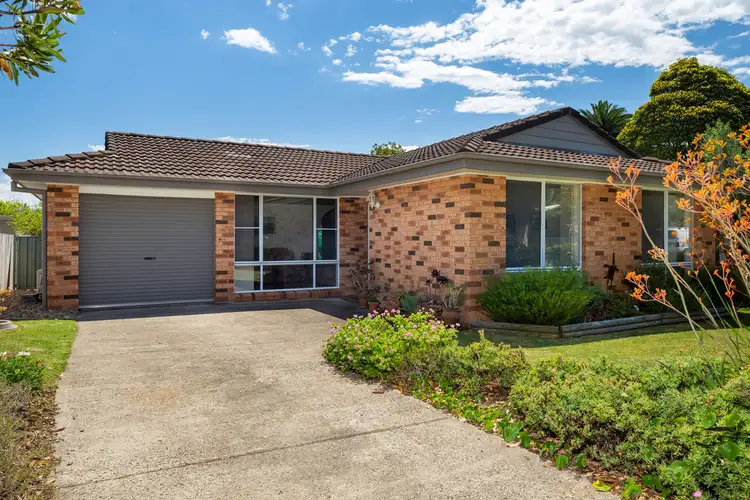 9 Deakin Parade, Tomakin NSW 2537