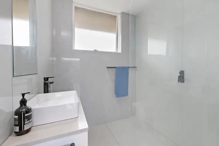 Sixth view of Homely apartment listing, 11/105 Pacific Parade, Dee Why NSW 2099