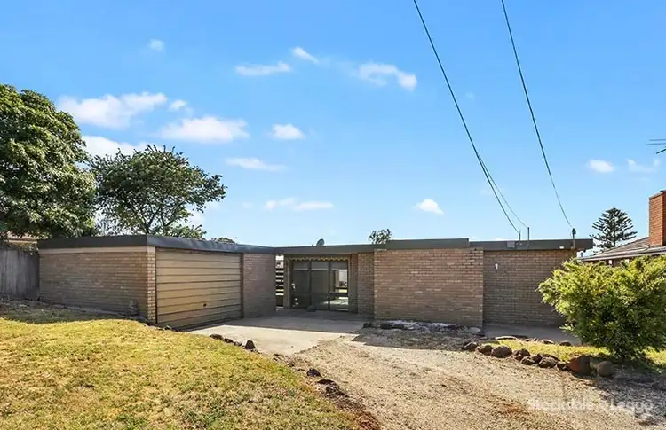 4 Berry Crt, Highton VIC 3216