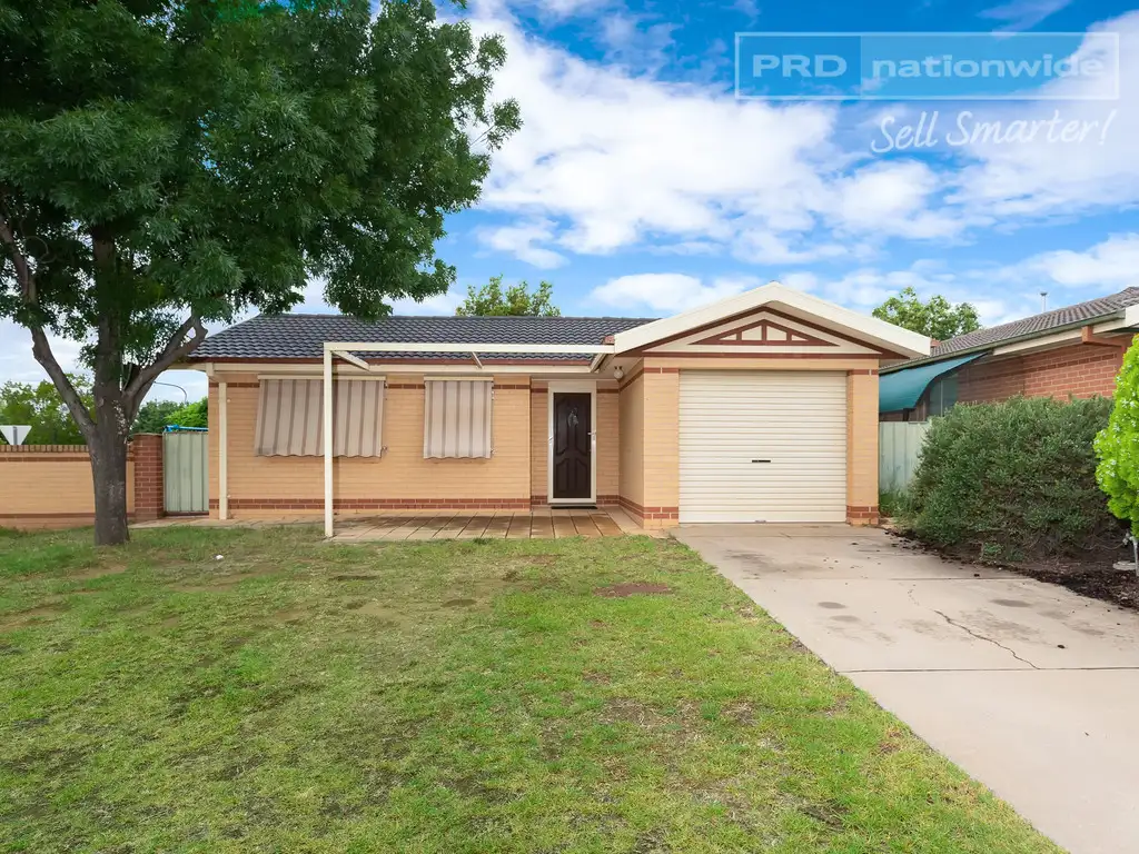 Main view of Homely house listing, 40 Girraween Mews, Glenfield Park NSW 2650