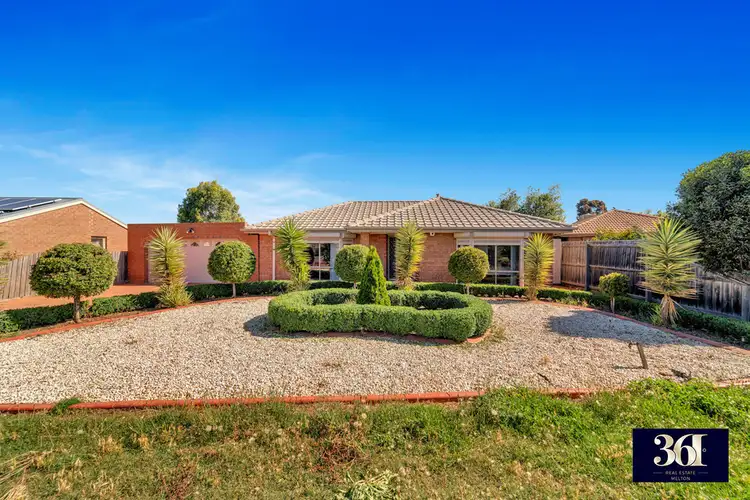 15 Phillip Street, Melton South VIC 3338