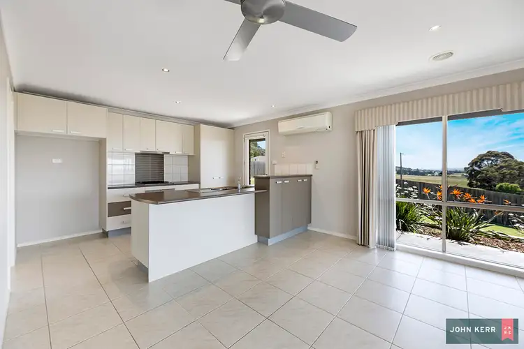 Sixth view of Homely house listing, 5 Sharnee Court, Moe VIC 3825