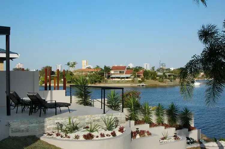 9 MOOLA COURT, Broadbeach Waters QLD 4218