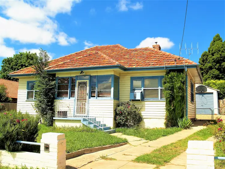 94 Rocket Street, Bathurst NSW 2795