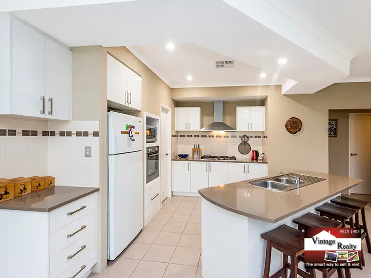 18 Aventurine Way, Byford WA 6122