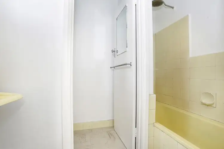 Sixth view of Homely studio listing, 15/42 WATERLOO CRESCENT, St Kilda VIC 3182