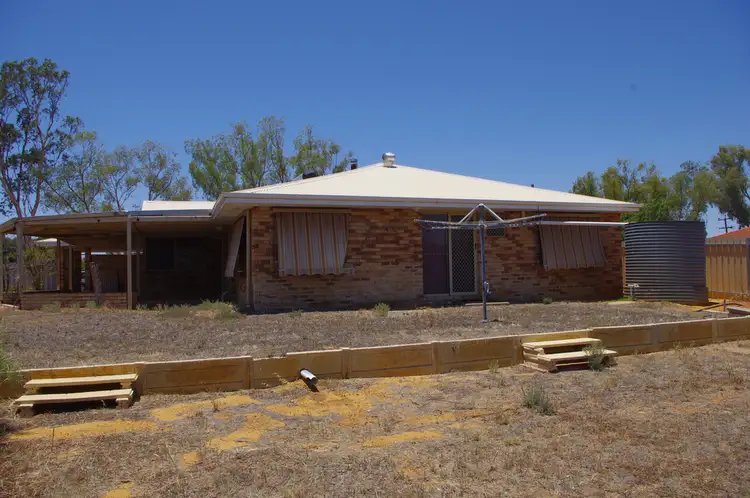 9 Fry Street, Mullewa WA 6630