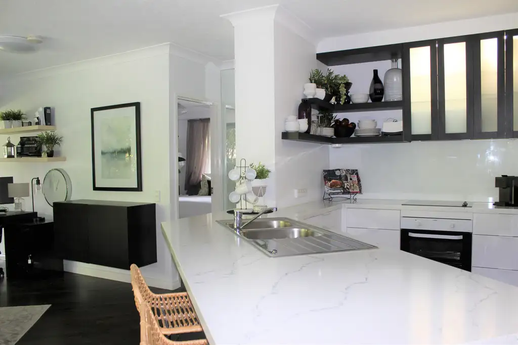 Main view of Homely unit listing, 4/19 Riverview Parade, Surfers Paradise QLD 4217