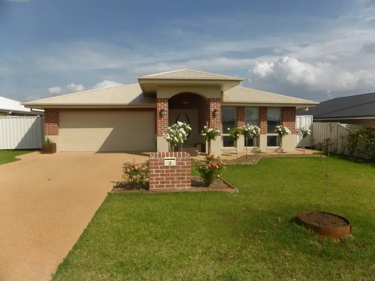 3 Prospector Avenue, Parkes NSW 2870