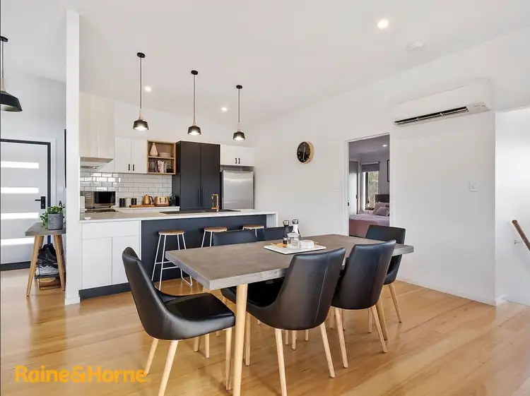 1/51 Hutchins Street