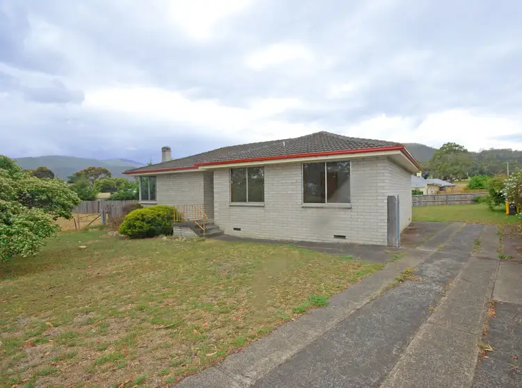 13 Henry Crescent, New Norfolk TAS 7140