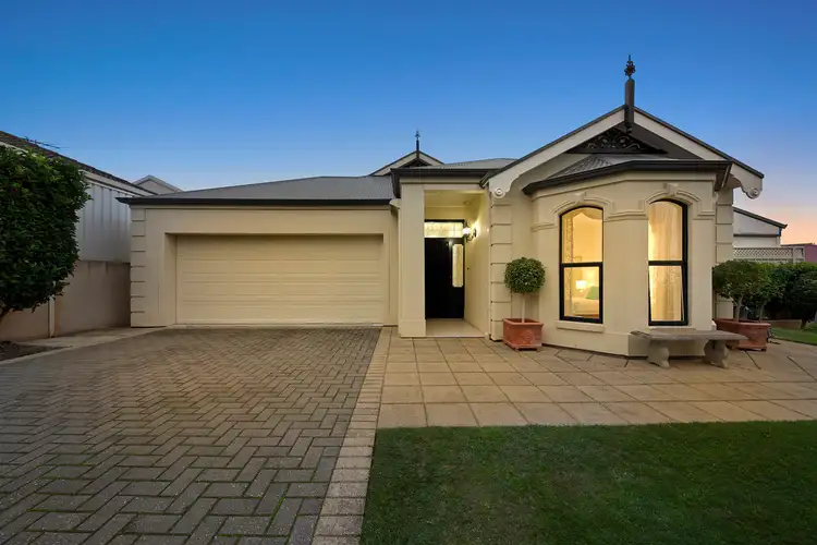 8 Hillstowe Court, Greenwith SA 5125