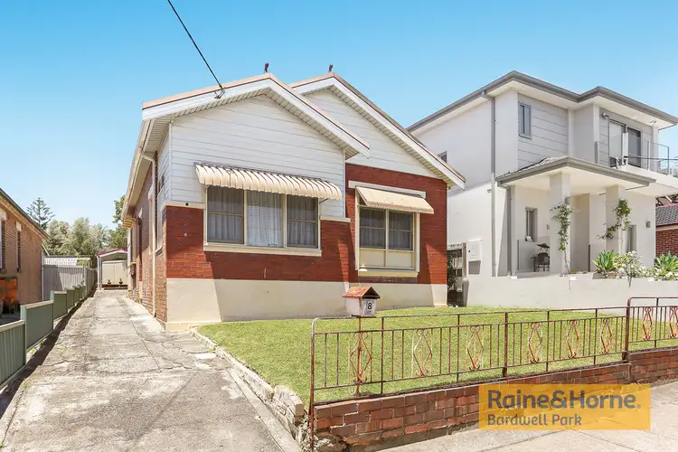 8 River Street, Earlwood NSW 2206