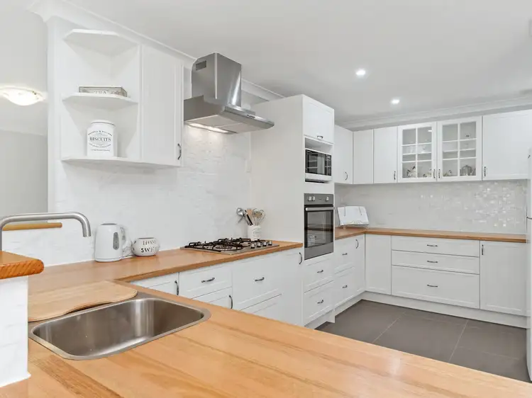 27 Little River Cove, Jane Brook WA 6056