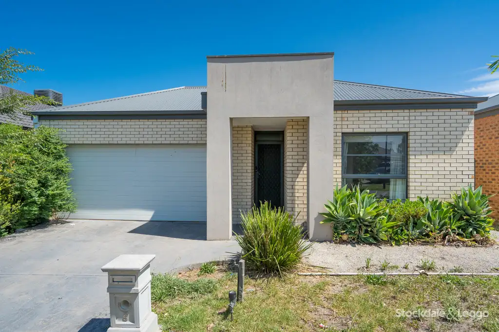 Main view of Homely house listing, 5 Basingstoke Retreat, Craigieburn VIC 3064