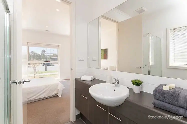 Third view of Homely house listing, 5 Basingstoke Retreat, Craigieburn VIC 3064