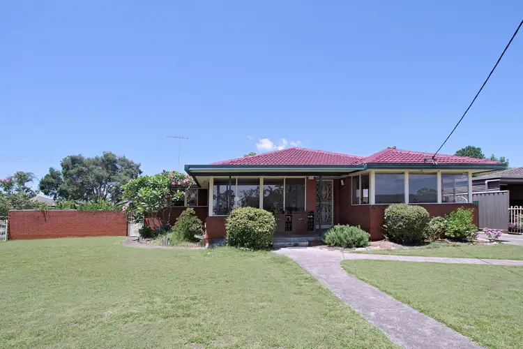 19 Maddecks Avenue, Moorebank NSW 2170