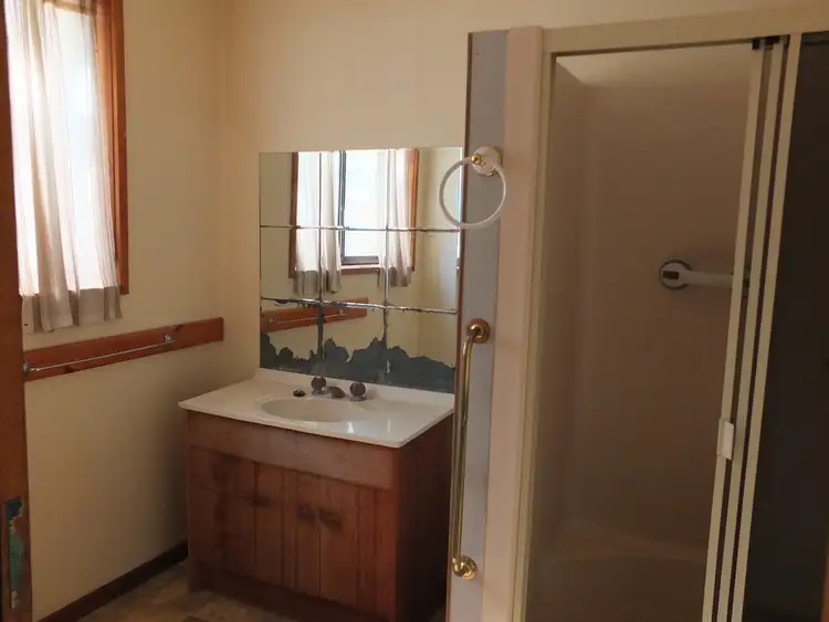Fifth view of Homely house listing, 6 Rutherford St, Avoca VIC 3467