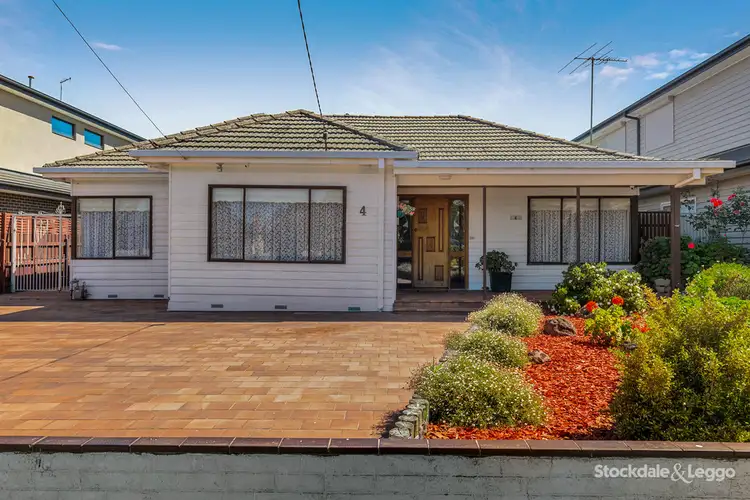 4 Malcolm Street, Oak Park VIC 3046