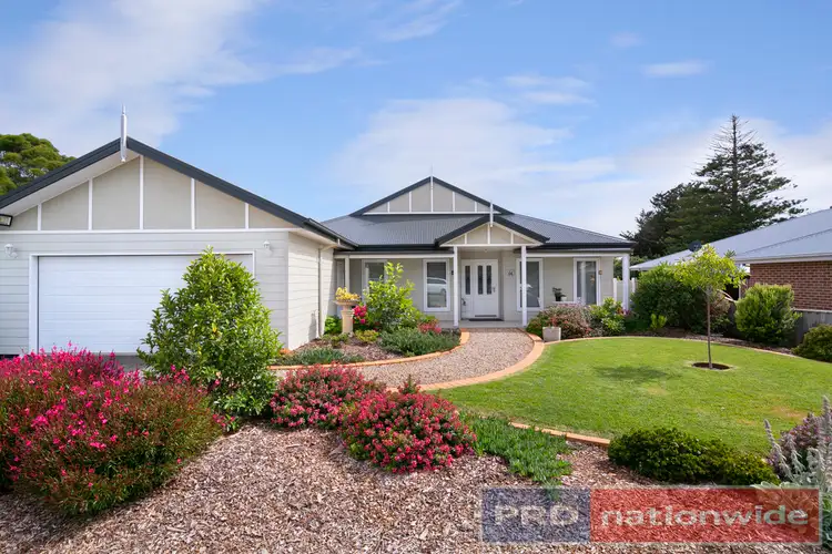 66 Urquhart Street, Gordon VIC 3345