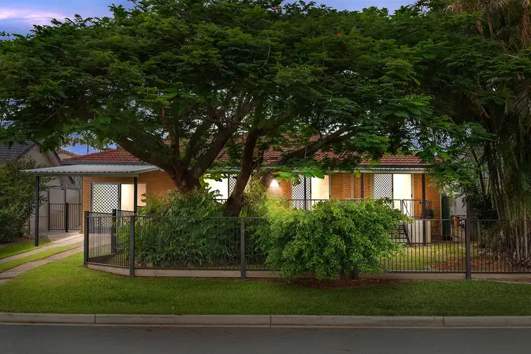 4 The Glade, Labrador QLD 4215